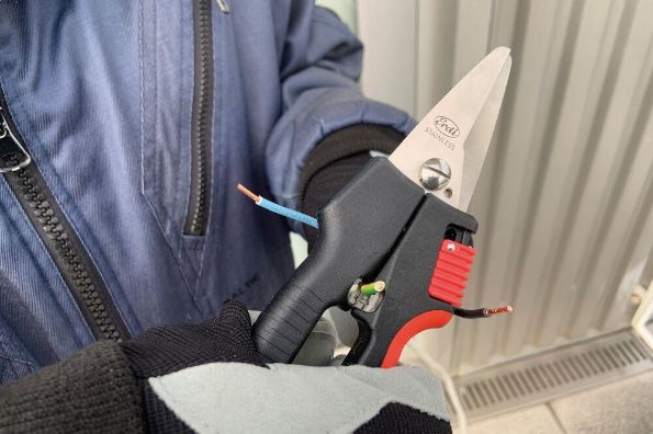 Afbeelding - https-www-ez-catalog-nl-Asset-cf43a01dd453451d887ea338b411e1c1-ImageFullSize-d50-work-stripping-jpg